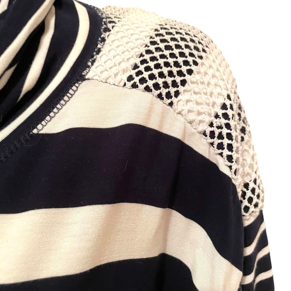 SportElle Women's Pullover Nautical Top Shirt Blue and White Striped Size Small - Picture 5 of 7